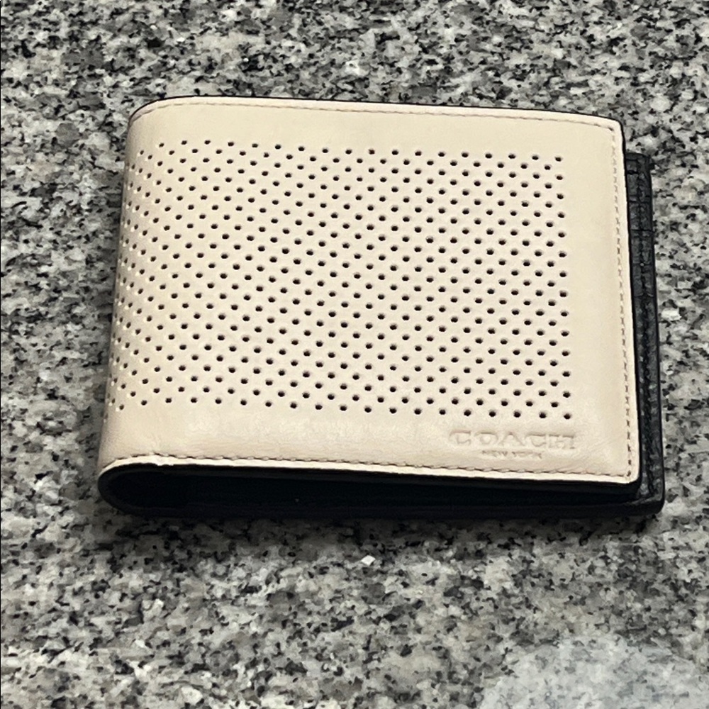 Coach New York Terrain Bifold Wallet Chalk new leather perfed Men’s